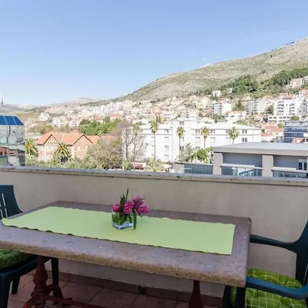Down Town - One Bedroom With Balcony